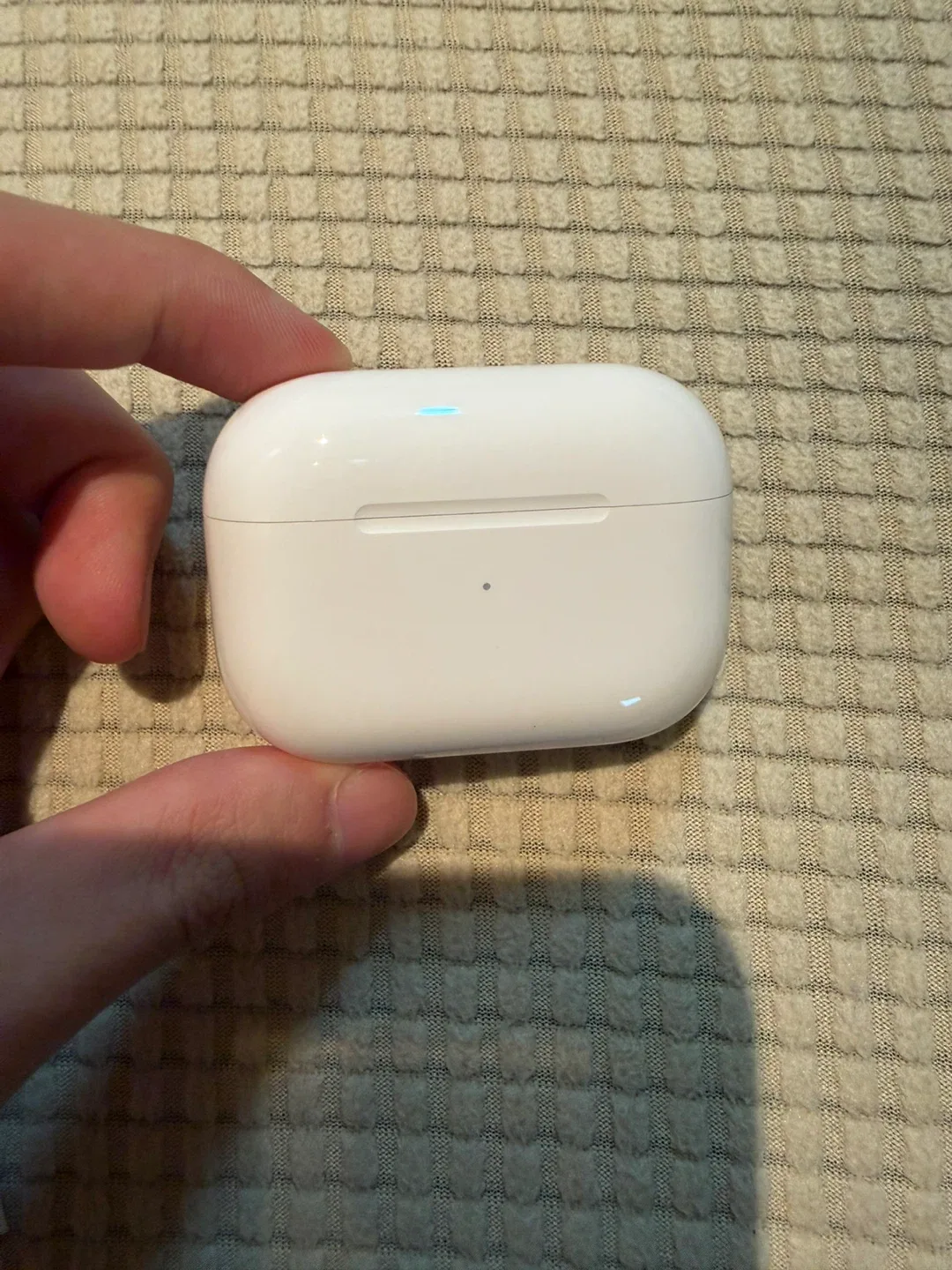 에어팟 프로 2 라이트닝 S급 판매합니다!