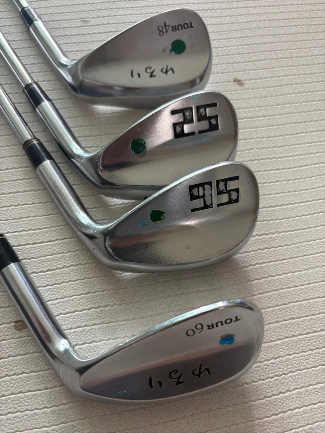 중고제품  유루리 Dynamic Gold 웨지 4개