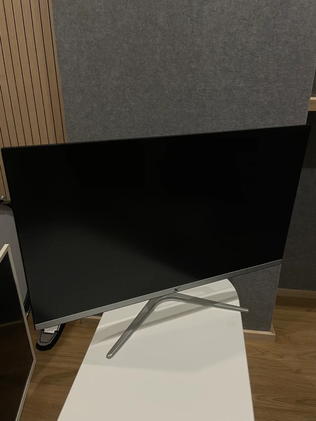 X-star 24인치 모니터