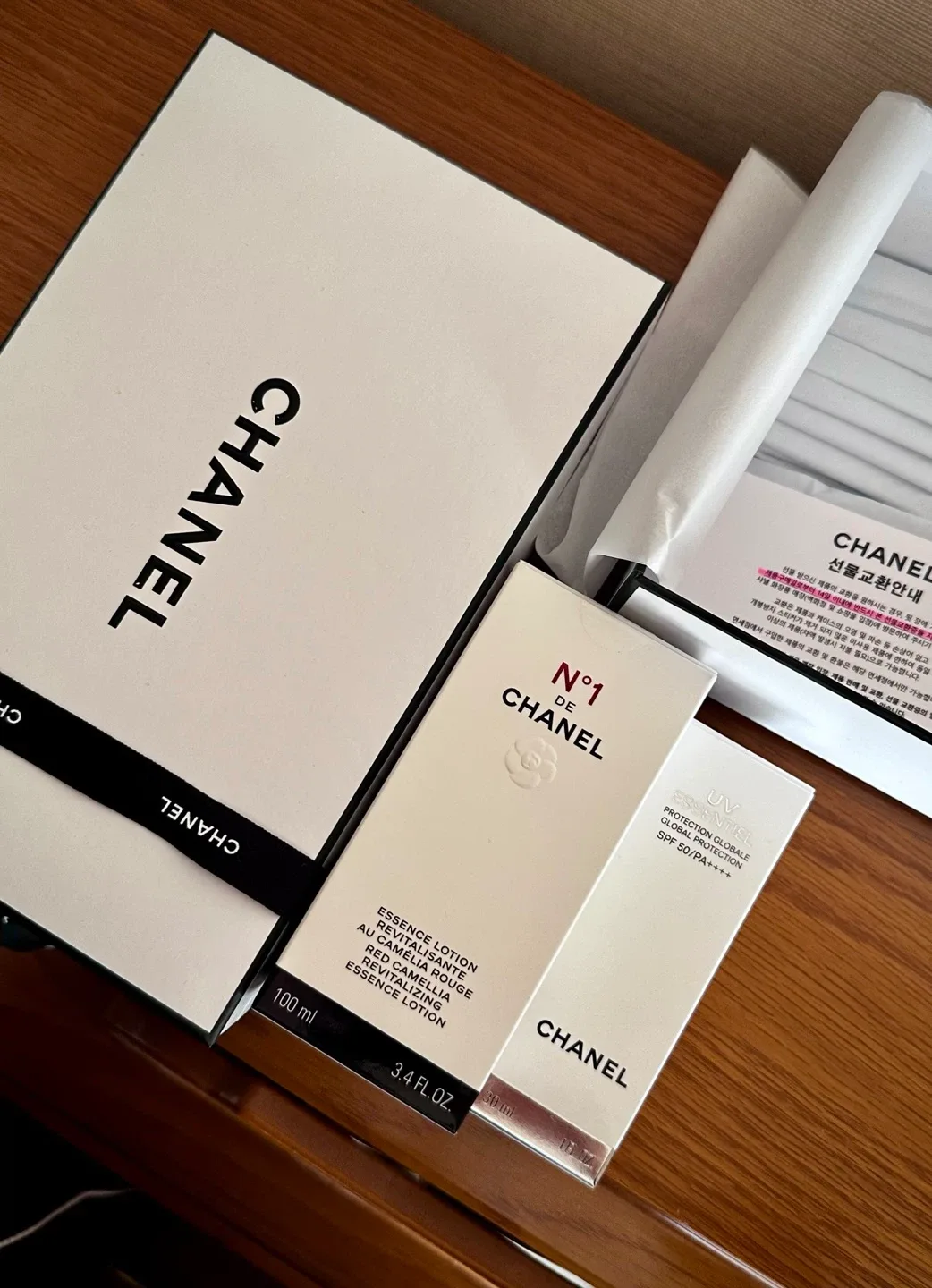 샤넬 화장품 에센스로션 + 선크림 미개봉 팝니다