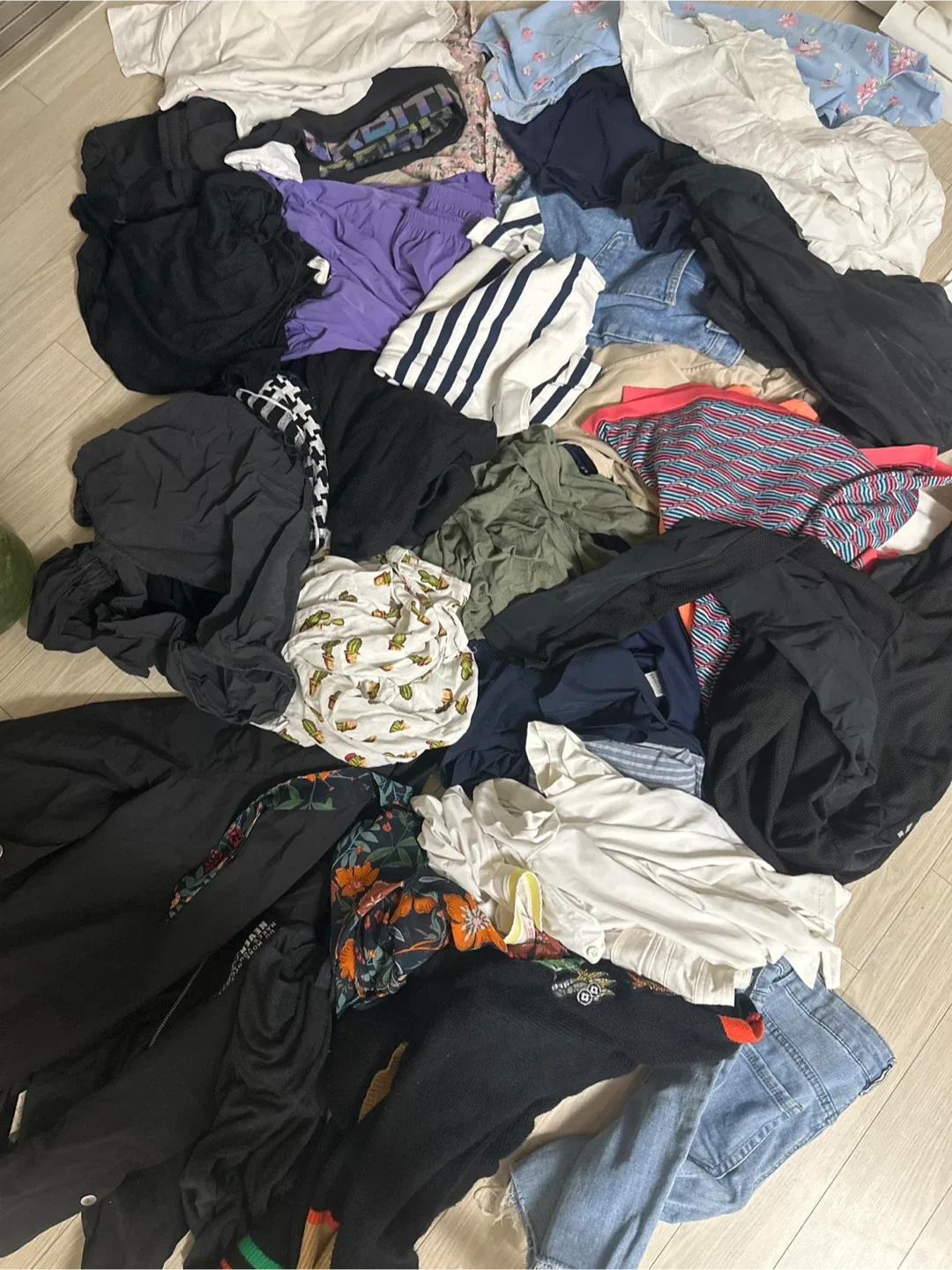 옷장 정리 중고 의류 일괄 판매