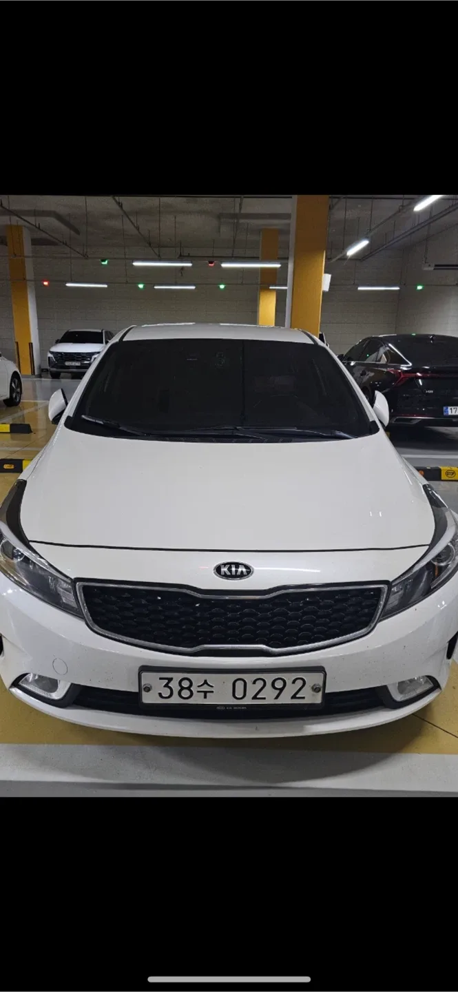 기아 K3 흰색 중고차 9만km대