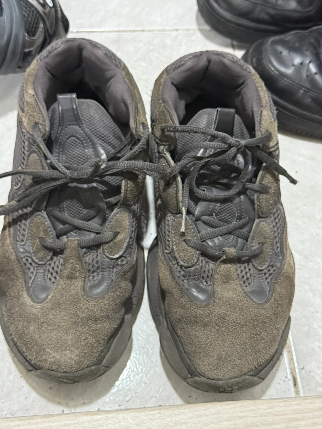 아디다스 이지500 유틸리티블랙 270중고