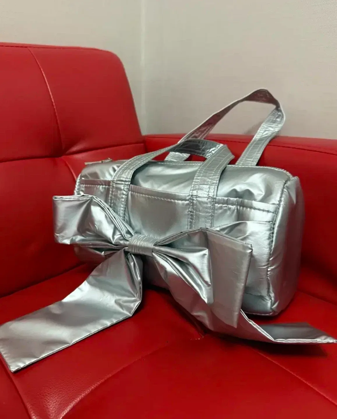 인스타 쇼핑몰에서 산 리본 패딩 핸드백 판매 🎀🩶