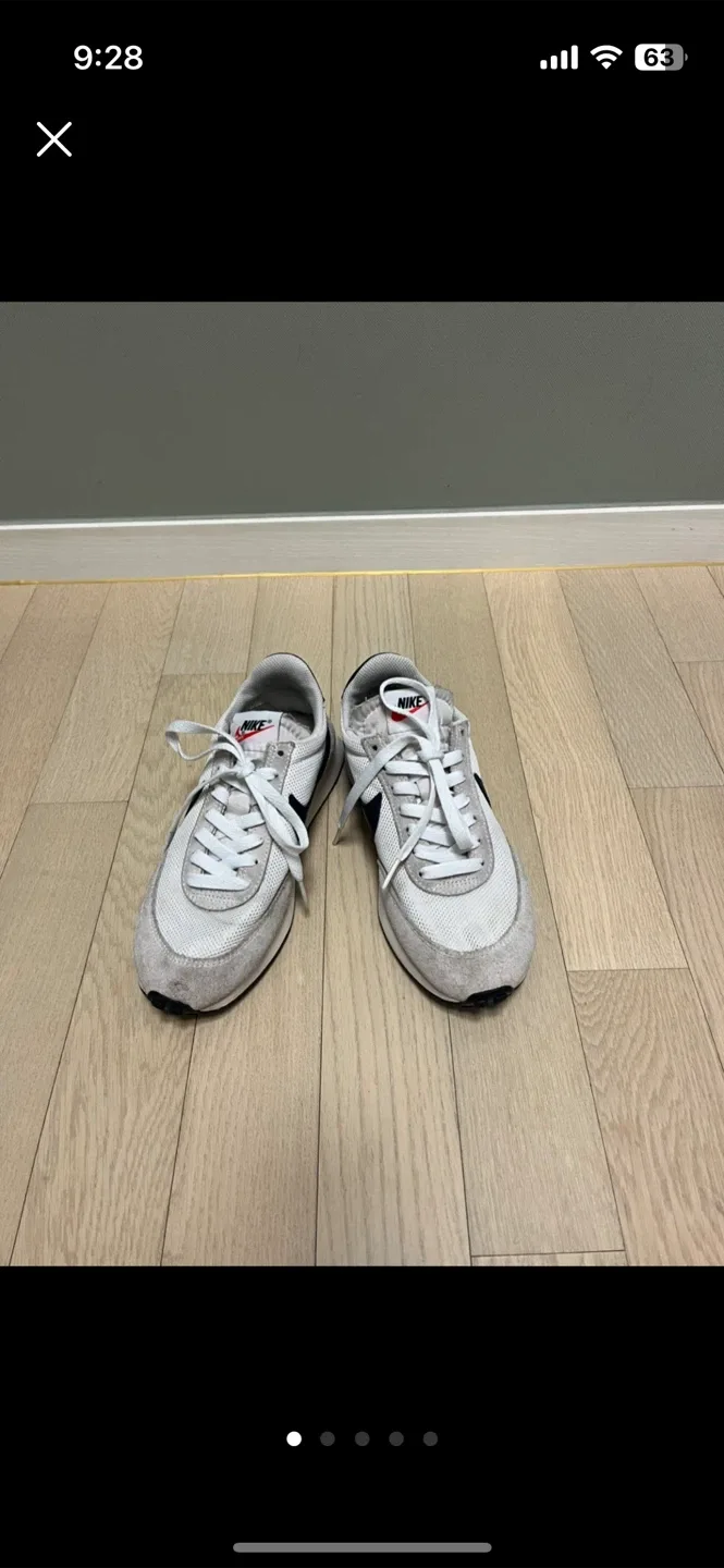 일괄로 신발 운동화 사이즈 230, 235 다해서 1만원 되겠습니다.