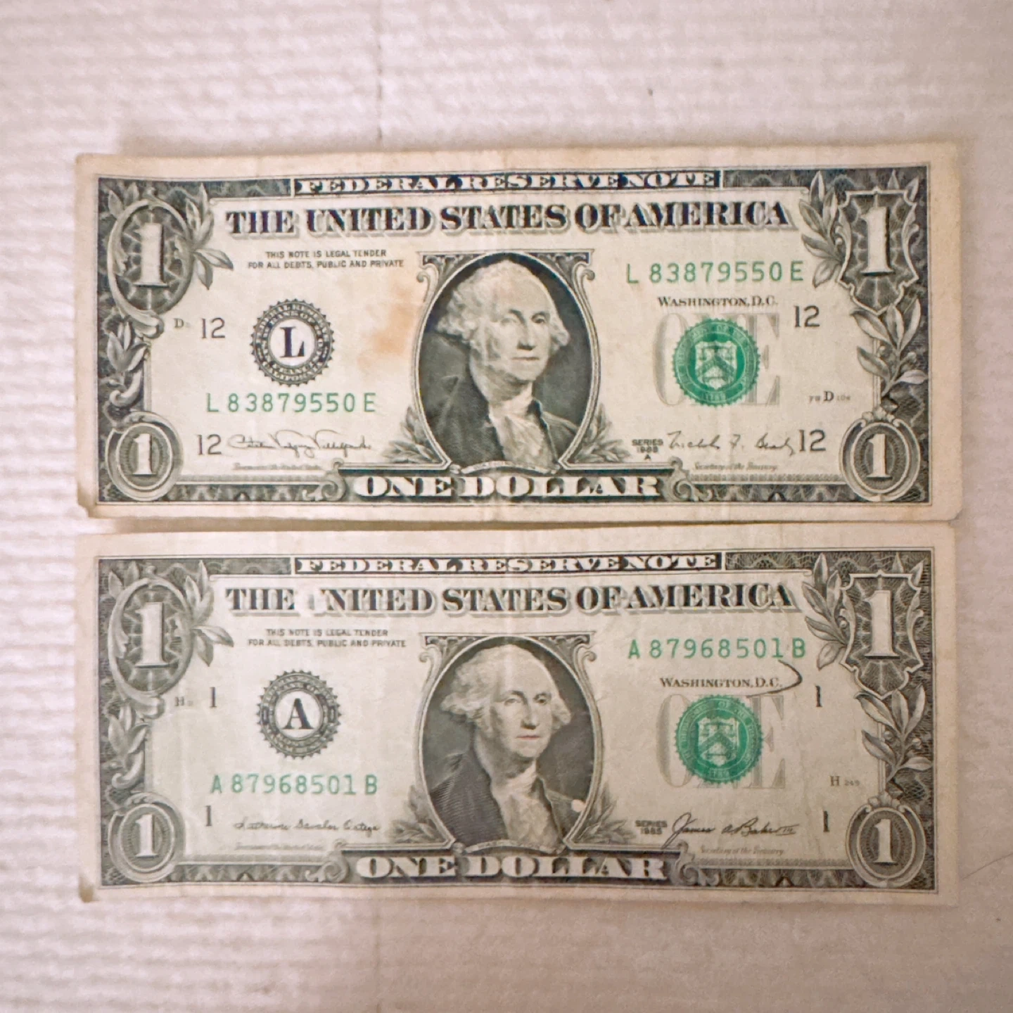 미국 1달러 지폐 2장 | 취미/게임/음반 | 당근 중고거래