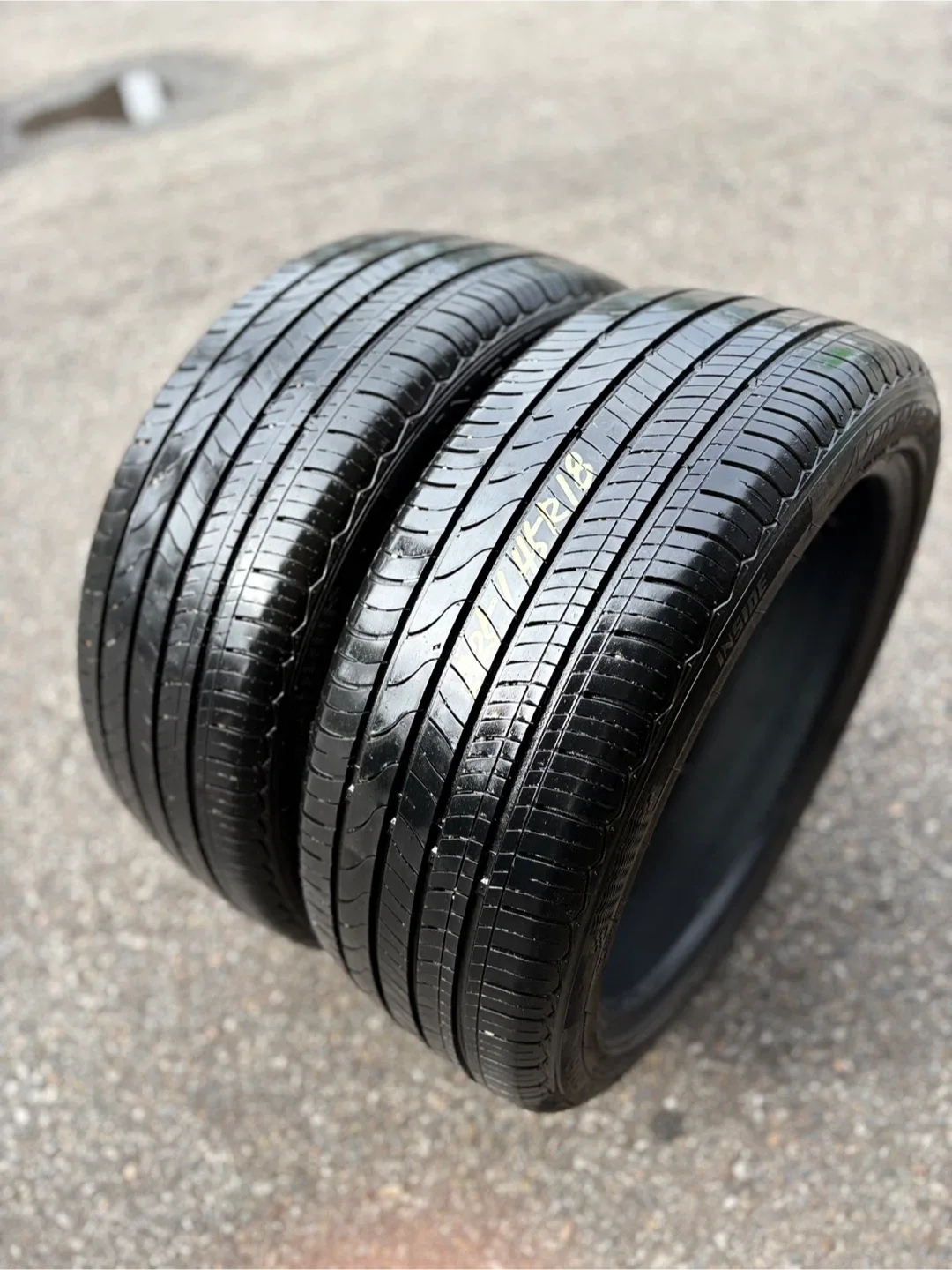 중고타이어 225 45 18 2짝 팝니다