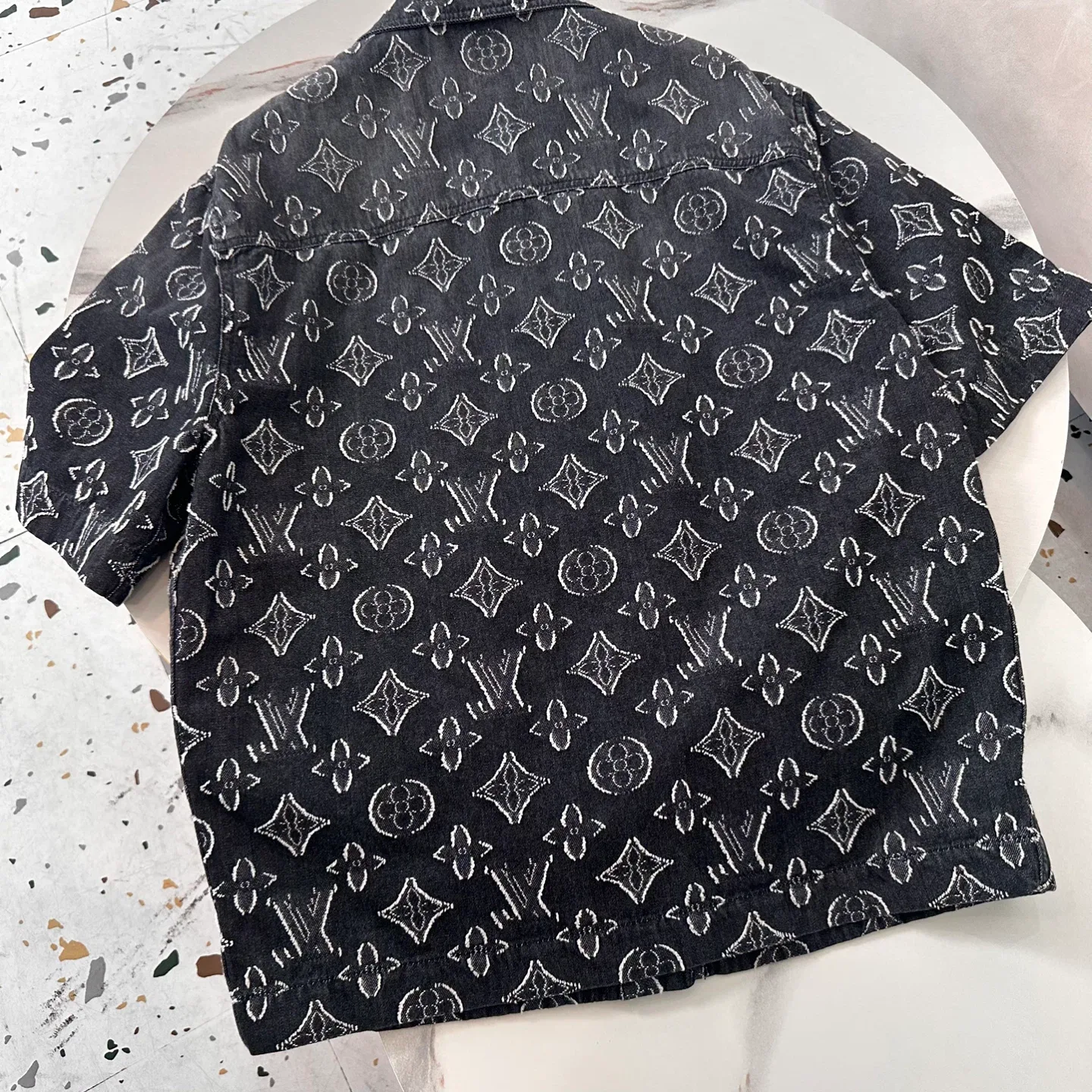 중고명품 삽니다 디올 루이비통 몽클레어 셀린느 크롬하츠 등등