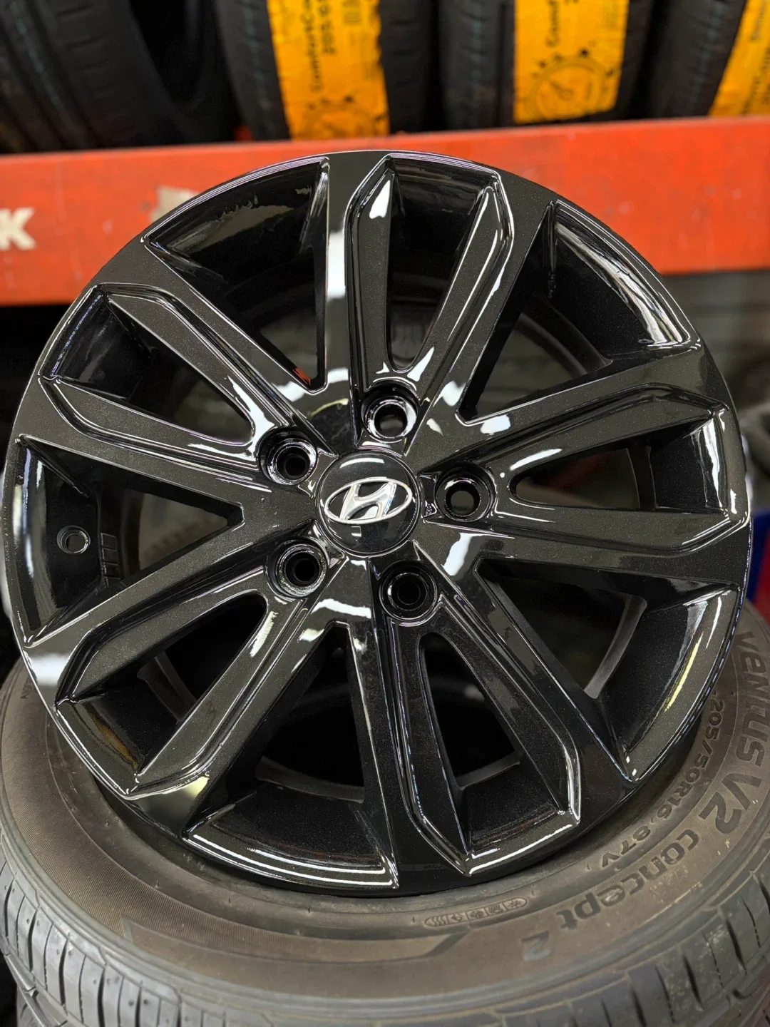 중고 s급 16인치 블랙 유광 휠 판매합니다!!