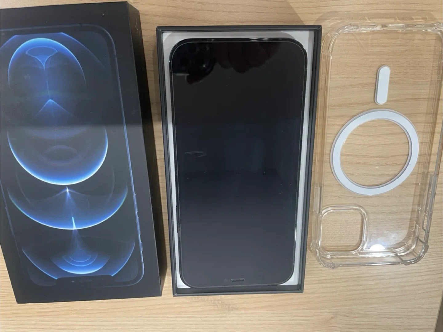 아이폰 12 Pro 256GB 블루 + 케이스