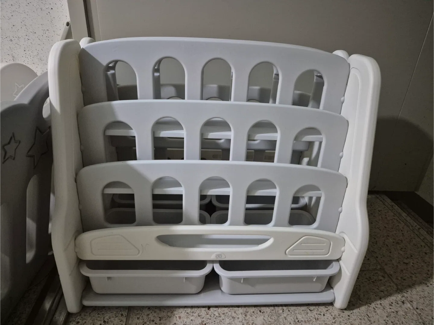 베네베네 전면책장 (마지막네고 토요일 정리예정