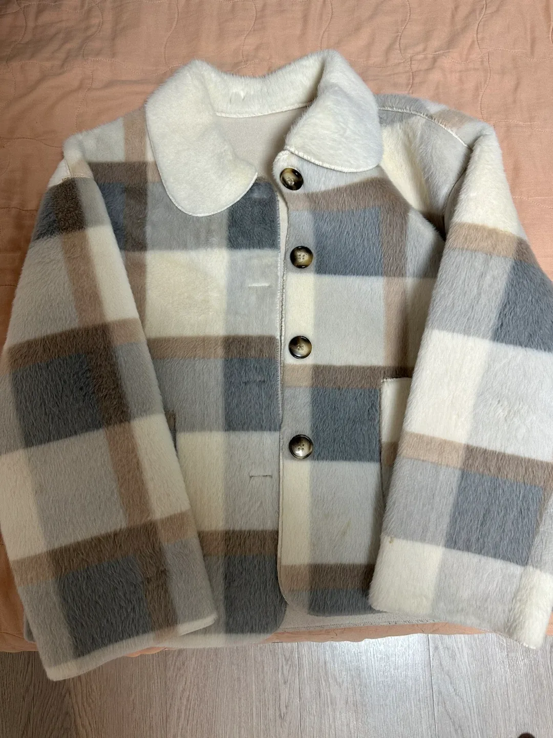 체크 퍼 카라 자켓