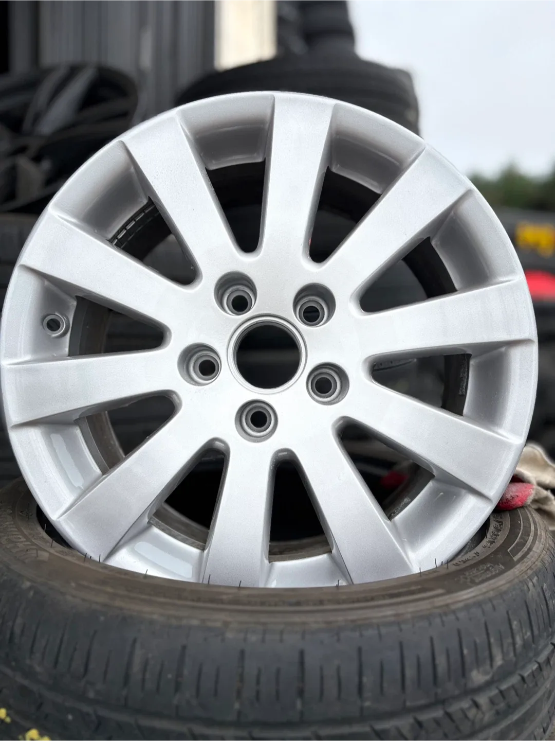 폭스바겐 16인치 중고 휠 판매합니다