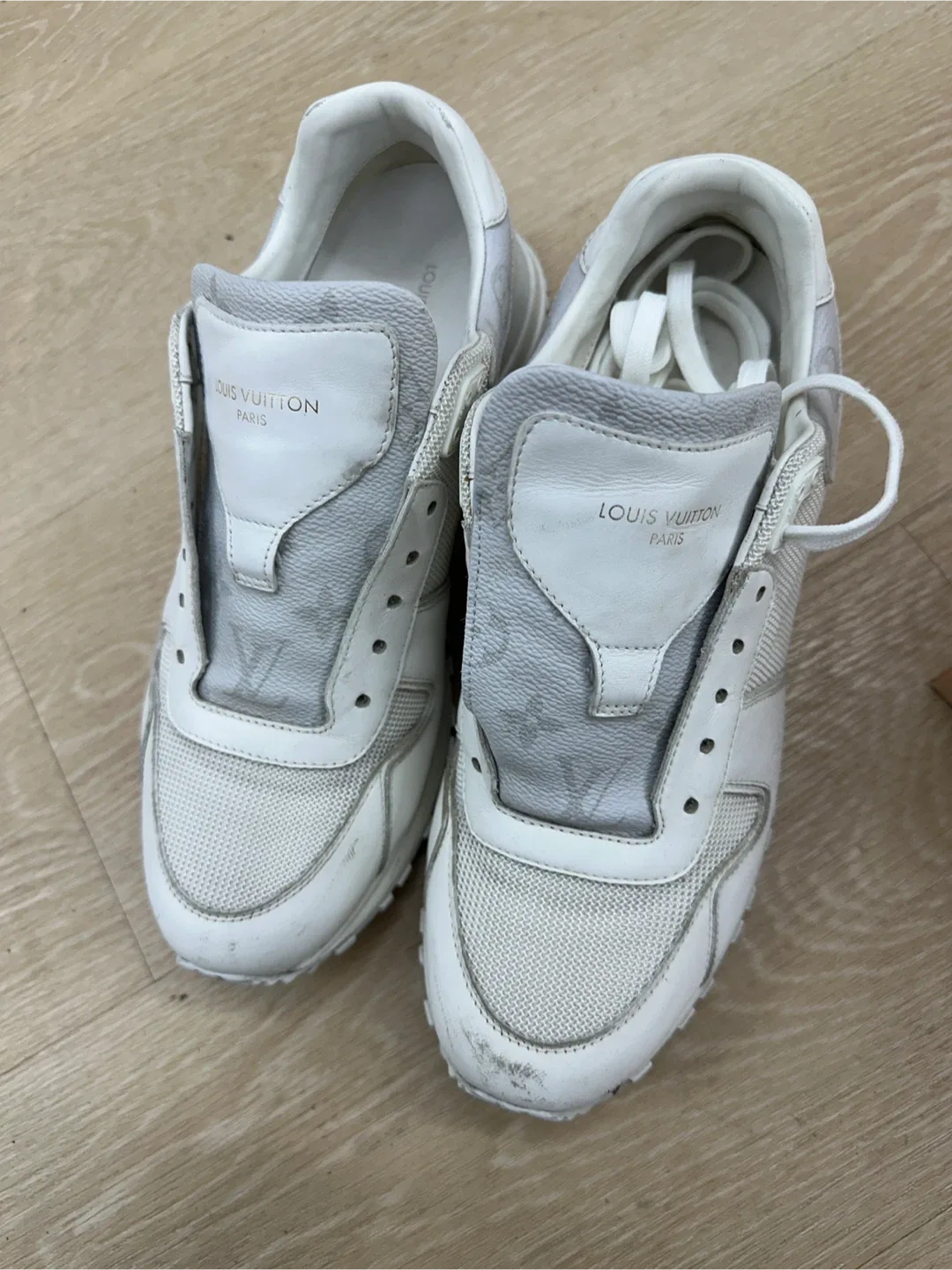 루이비통 런어웨이 7반 270사이즈 중고 팝니다.(구성품있음)