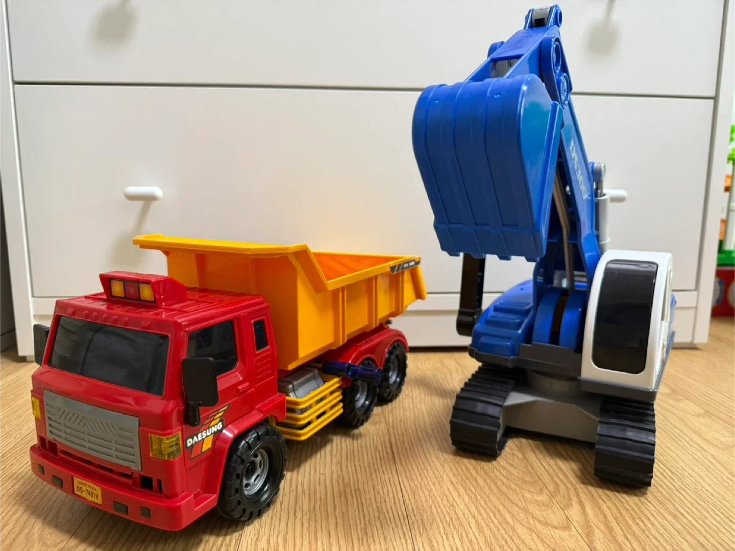 대성 슈퍼 덤프 앤 숀벨 건설 차량 장난감