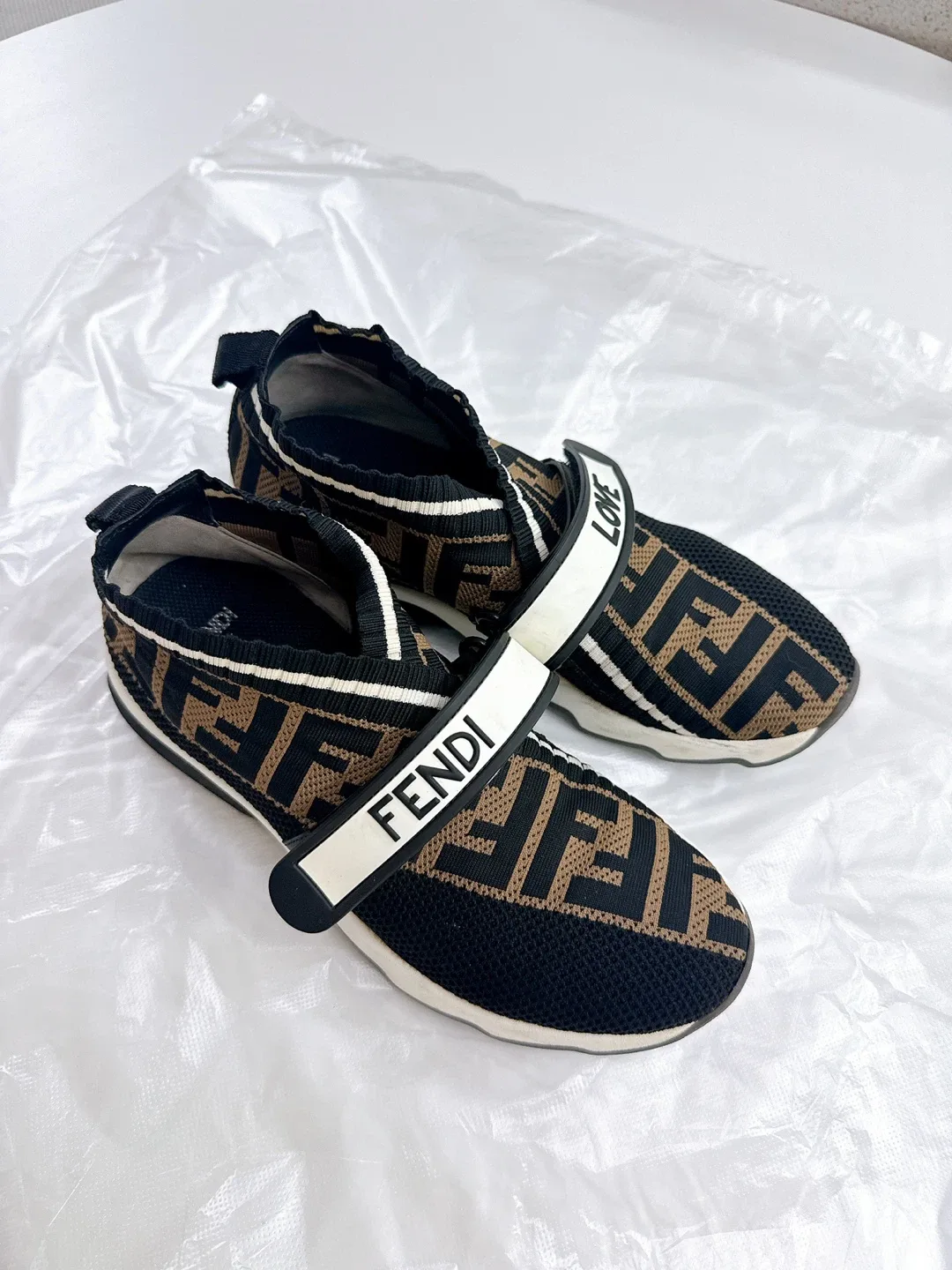 펜디 삭스 스니커즈230