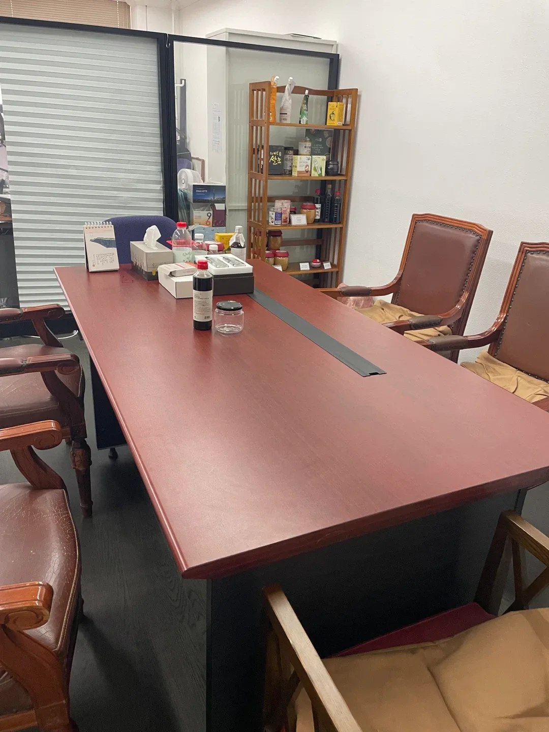 광화문 회사 / 대형 회의실용 책상 & 의자 판매합니다