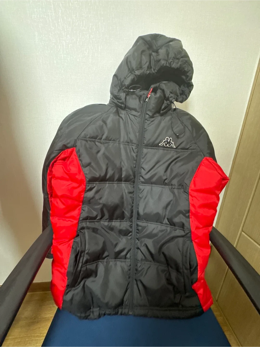 카파 블랙/레드 패딩 M