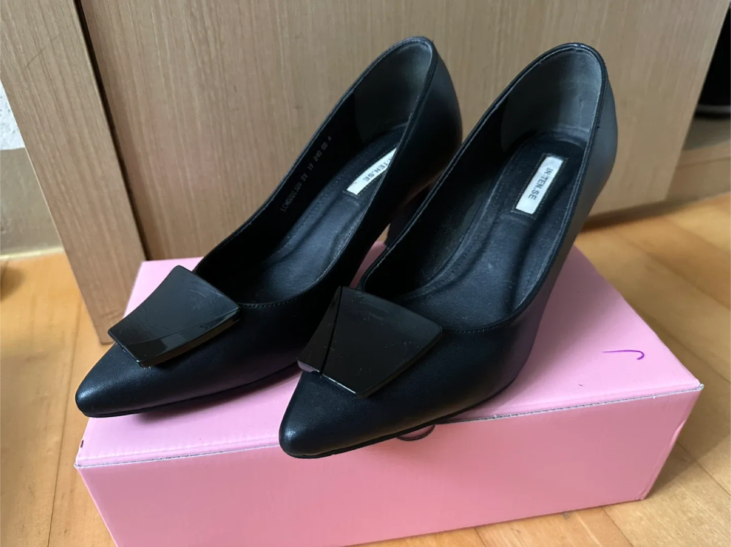 엘칸토 인텐스(intense) 펌프스