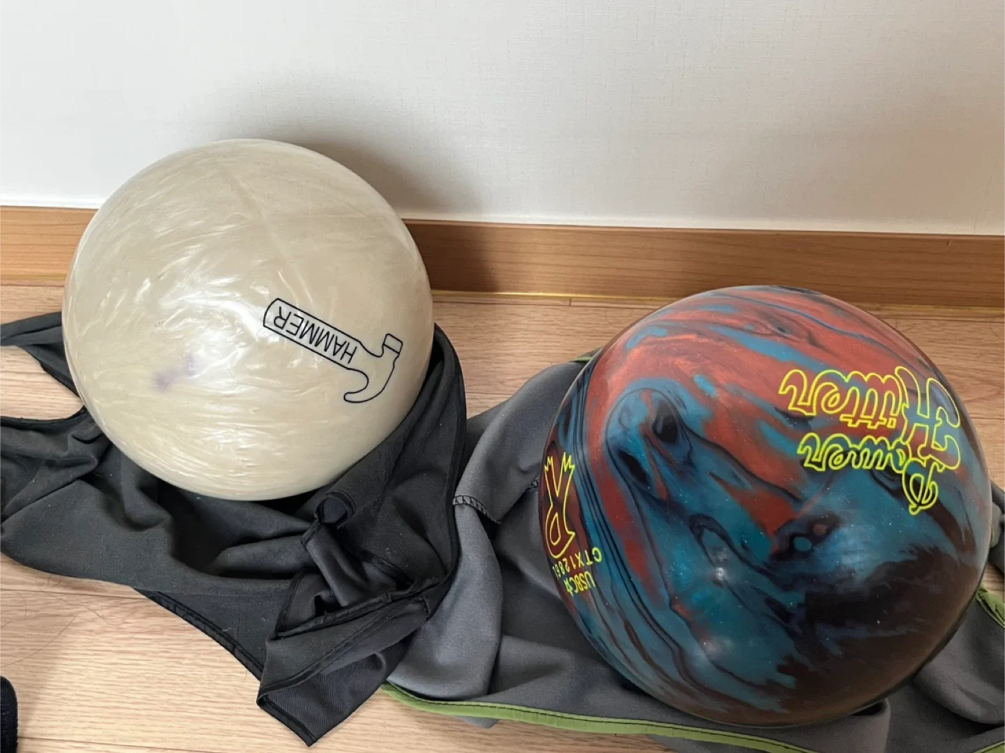 블랙위도우 중고볼,파워히터(2게임 쳤습니다) 팝니다 둘 다 투 핑거입니다