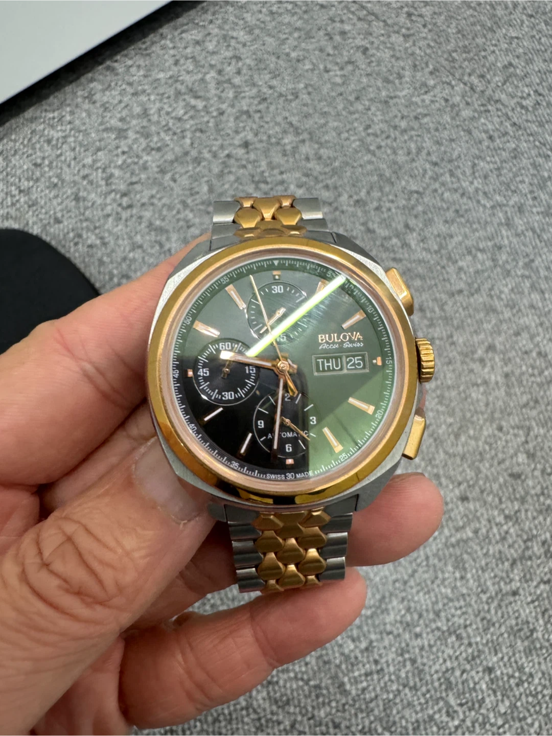 Bulova 부로바 아큐 스위스 로즈골드 시계