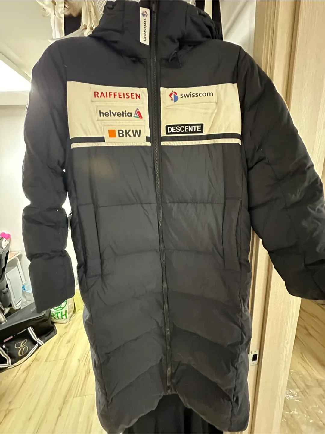 데상트 롱패딩 여성용 M사이즈