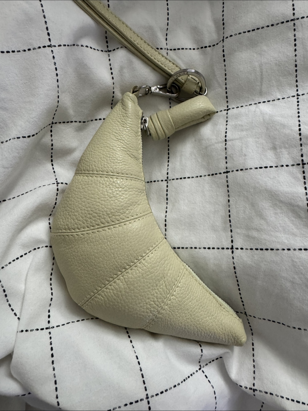 르메르 크로아상 코인펄스 더스티 옐로우