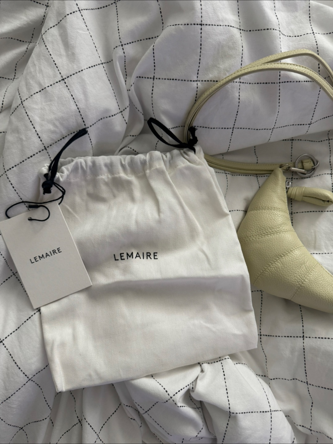 르메르 크로아상 코인펄스 더스티 옐로우