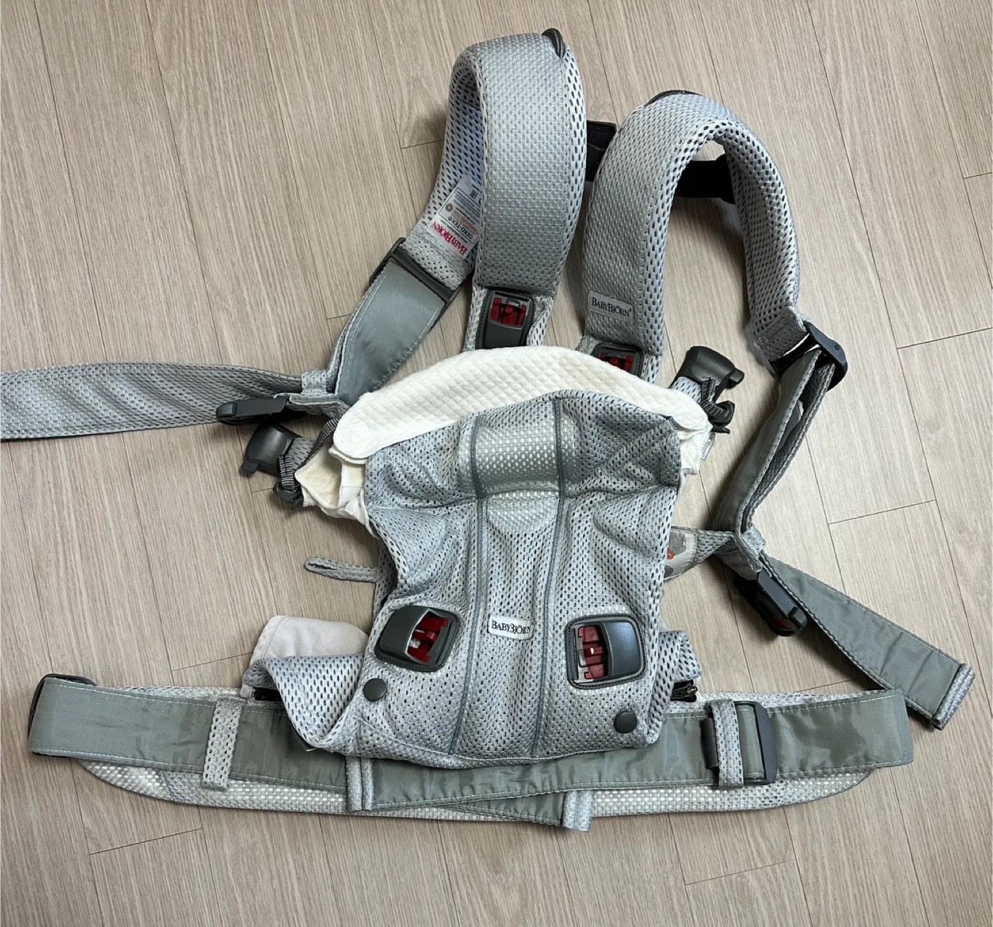 베이비뵨 캐리어원 에어 아기띠