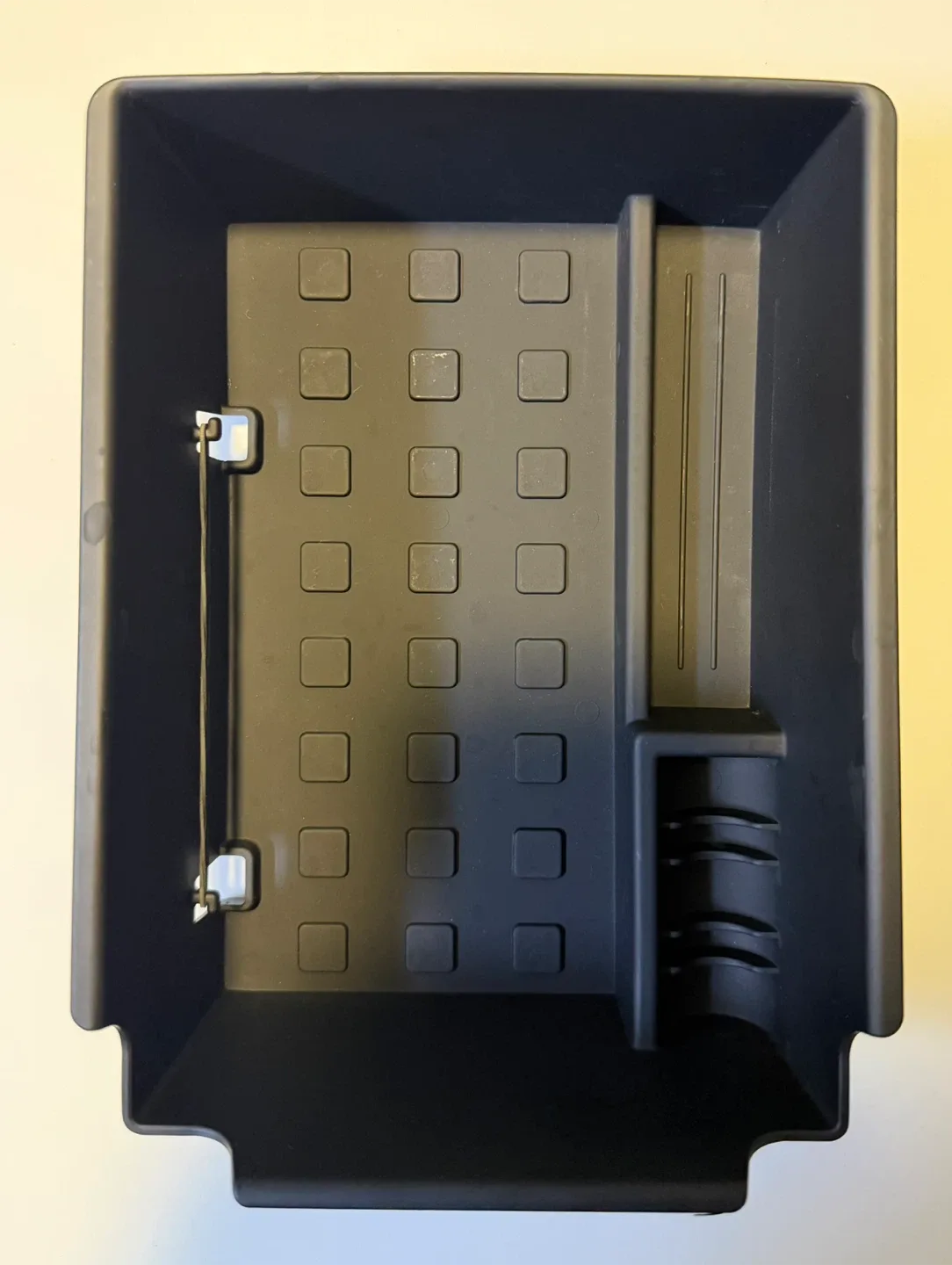 스포티지NQ5용 콘솔트레이 팝니다.