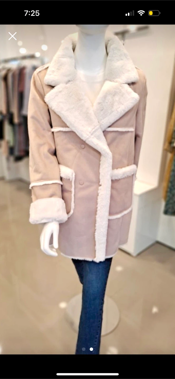 코인코즈 베이지 무스탕