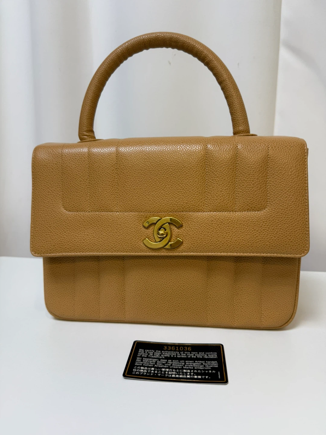 극희소 단종 모델] 샤넬 마드모아젤 탑 핸들 백 캐비어 (S급 소장용/거의