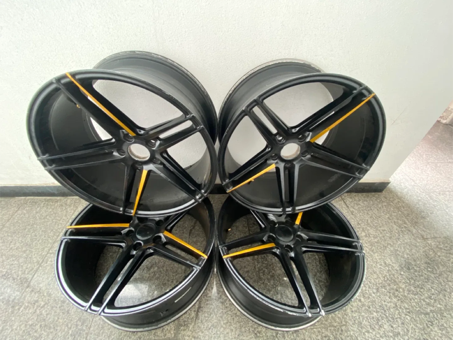 19인치 블랙 휠 5x114.3 중고휠 R19 8.5 J 9.5 J( 현대,기아 .제네시스 호환 가능합니다)