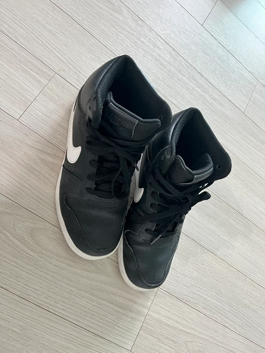 나이키 하이탑 운동화 블랙/화이트 245mm