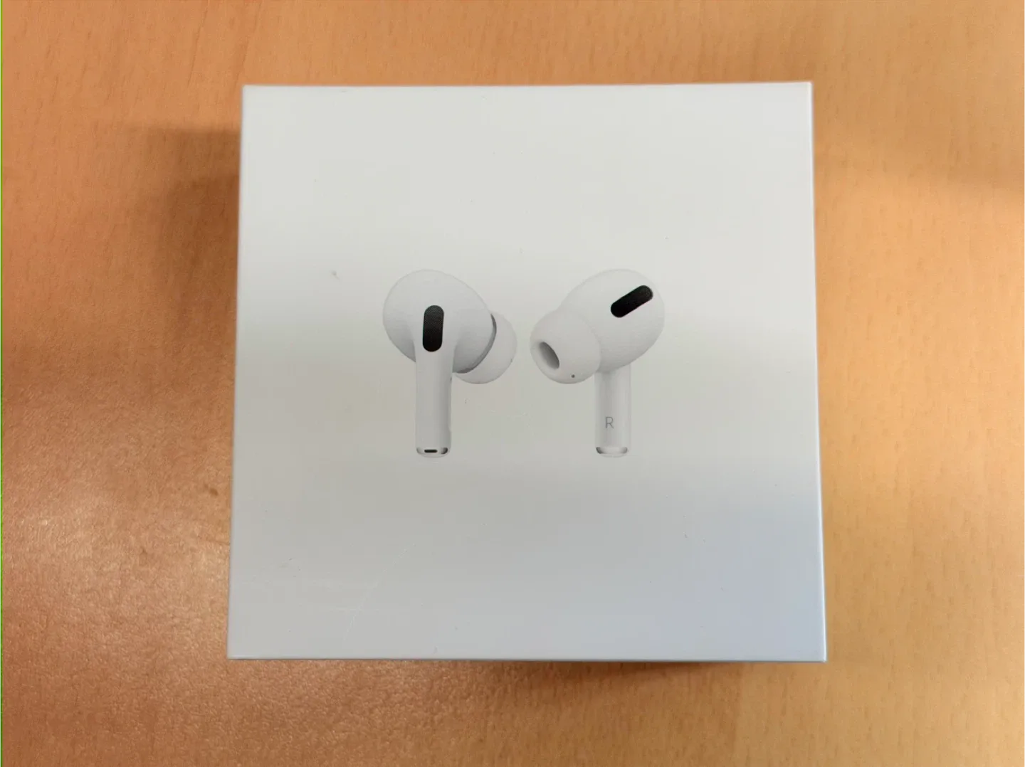 애플 에어팟 프로 1세대 중고 판매합니다.