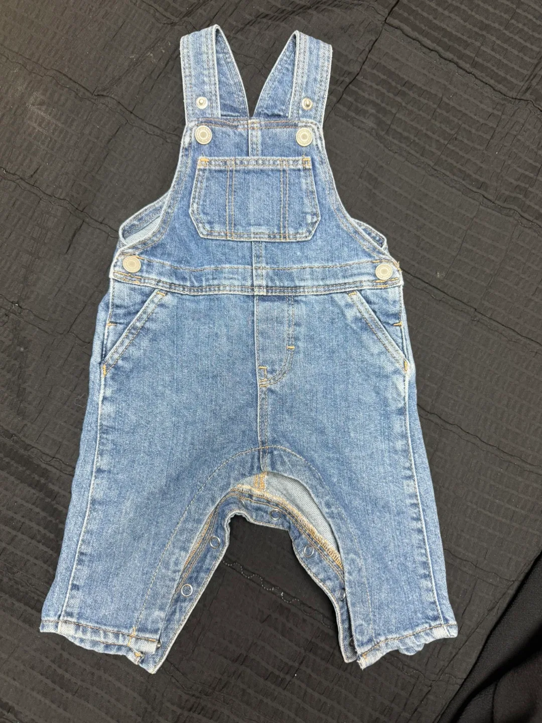 H&M 아기 데님 멜빵바지 4-6m