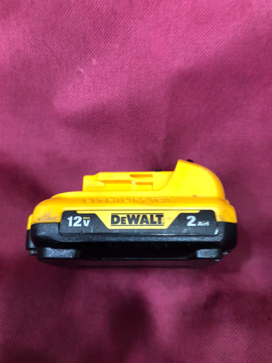 디월트 12V 2Ah 리튬 이온 배터리(중고)