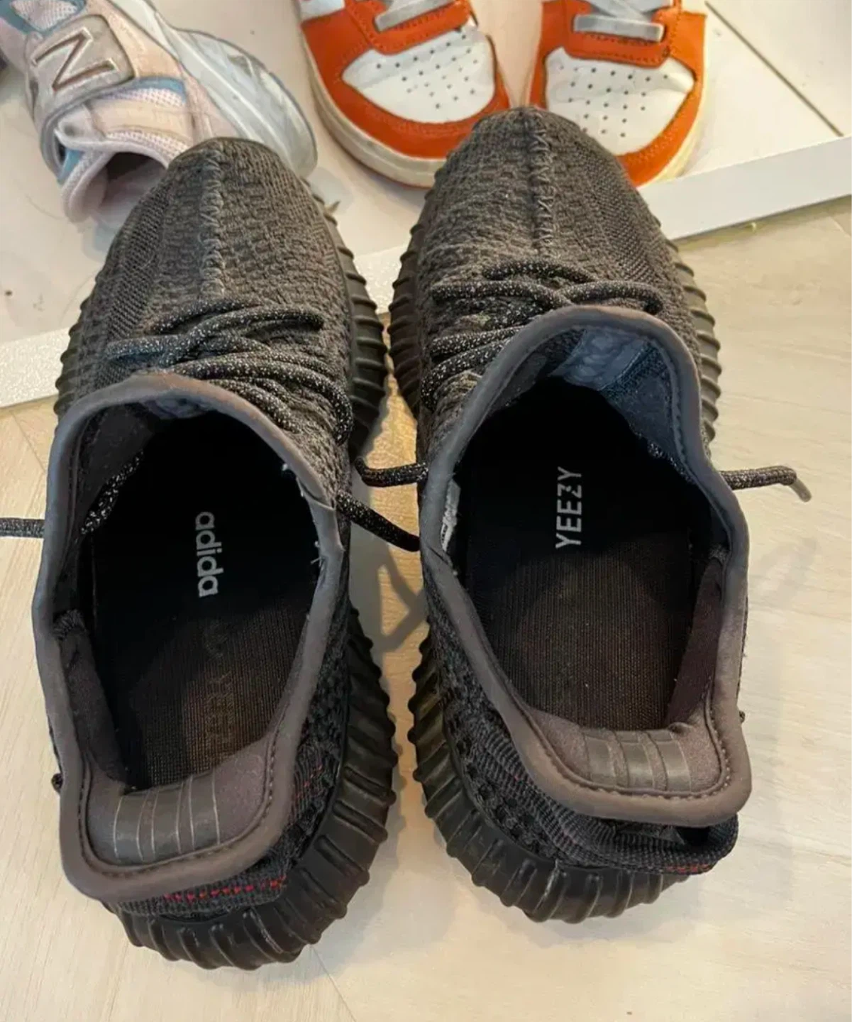 아디다스 이지 부스트 350 트리플 블랙