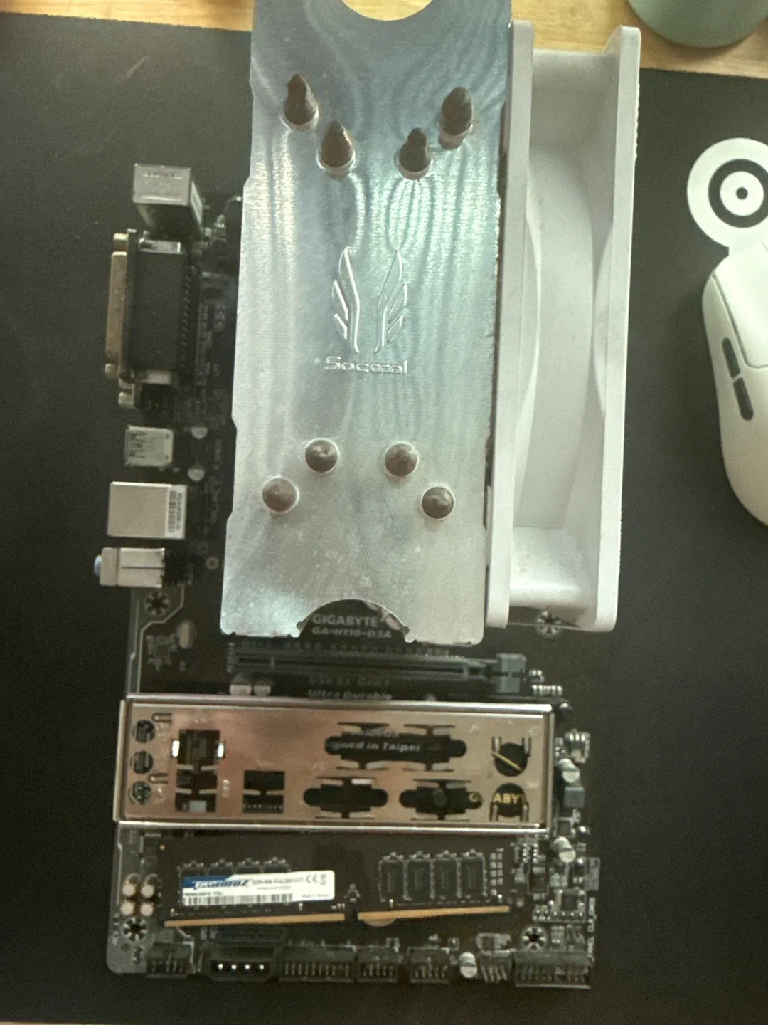 I5-6500 H110-d3a메인보드 쿨러 장착