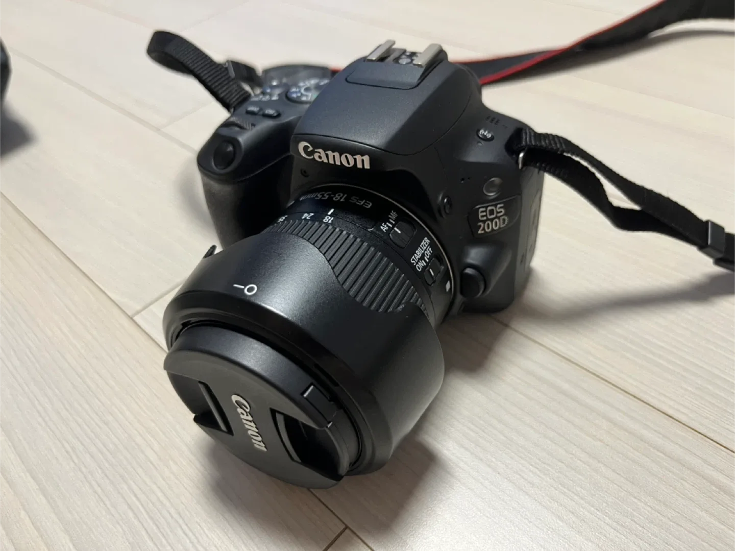 캐논 200D(DSLR) + ufo렌즈(시그마 18-35mm) 팝니다