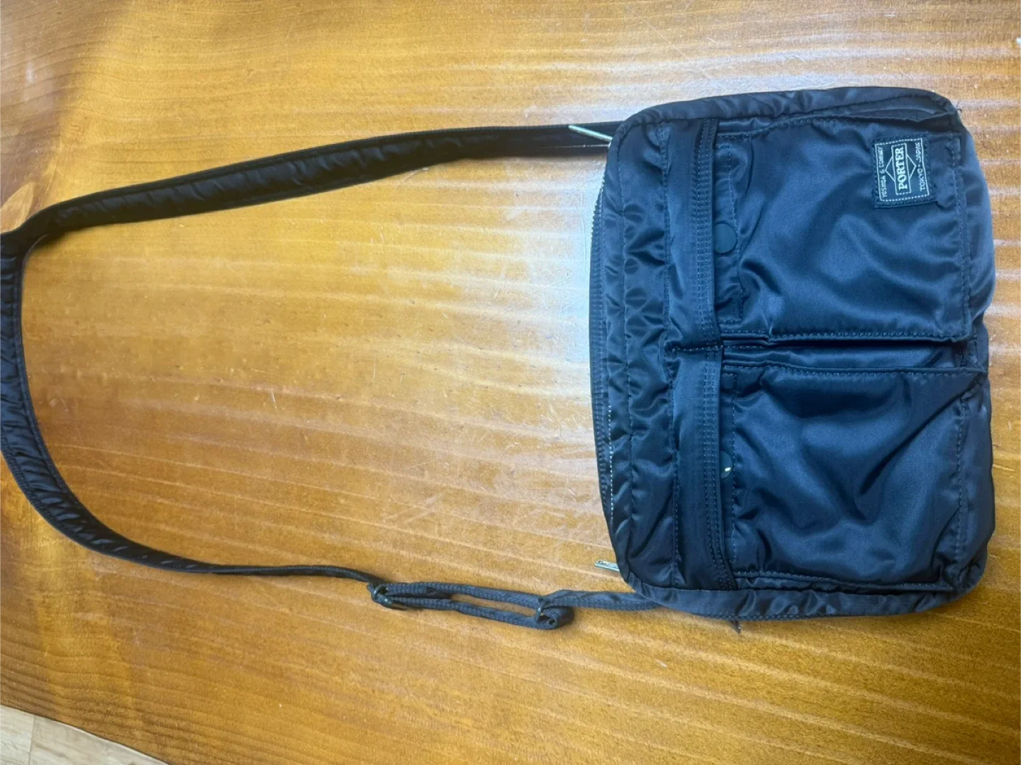 포터 탱커 블랙 숄더백 스몰 극미중고 크림발 구매제품