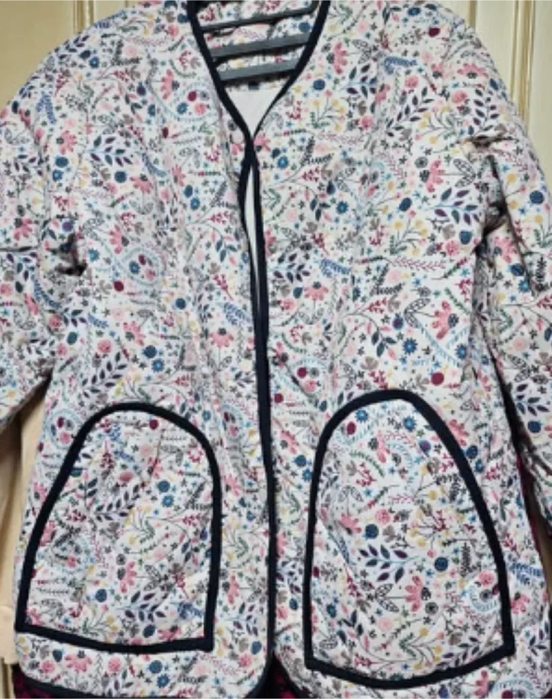 김창숙부띠끄 꽃패딩 L사이즈