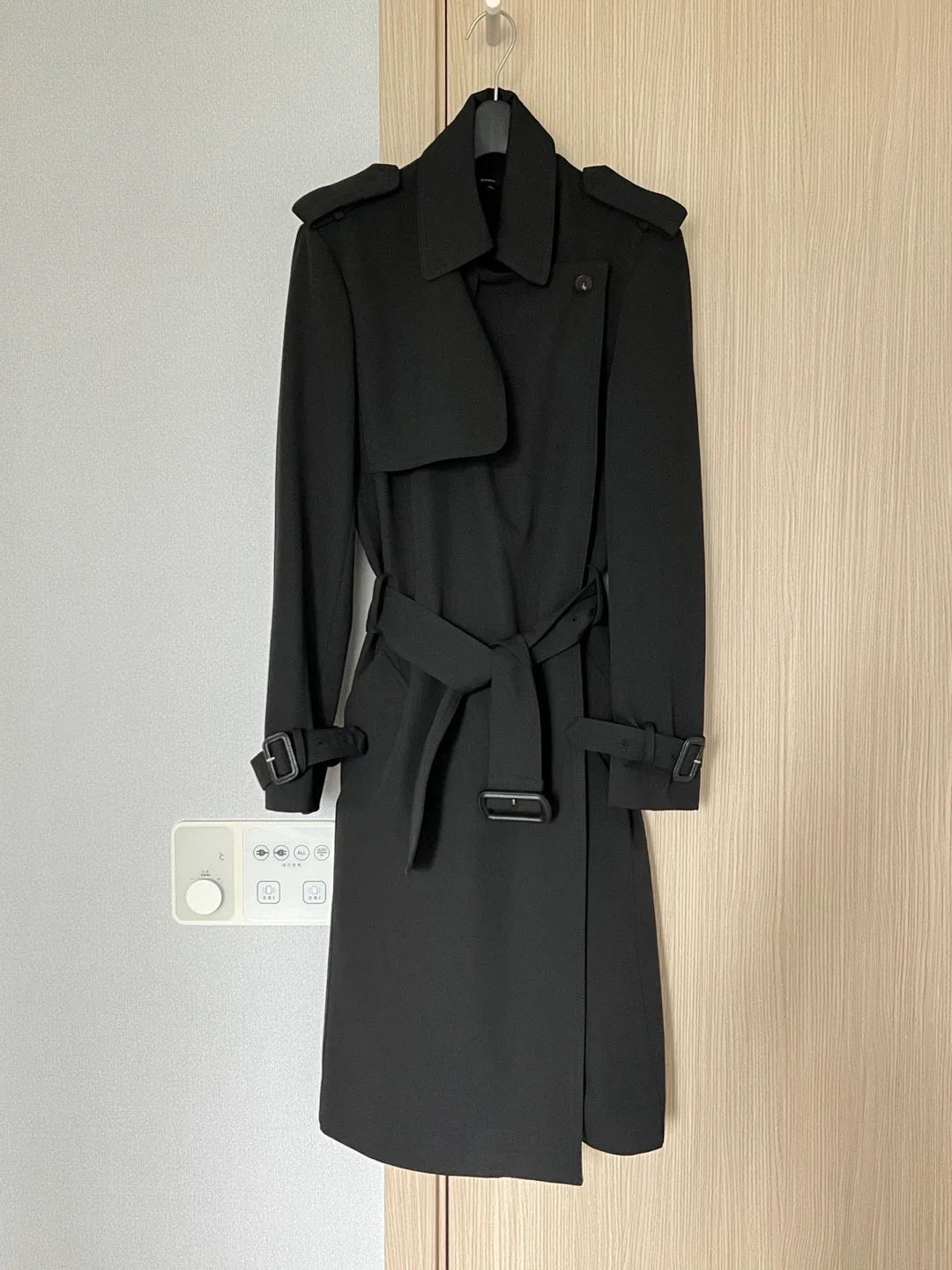 블러썸컴퍼니 블랙 트렌치코트