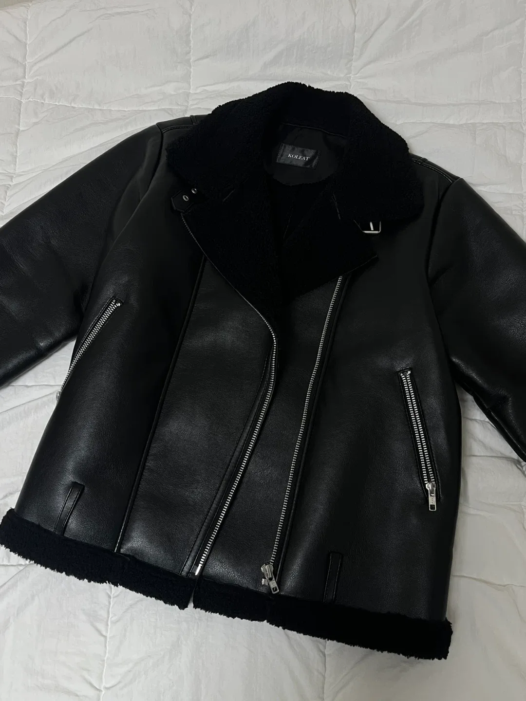 콜릿 블랙 무스탕 자켓