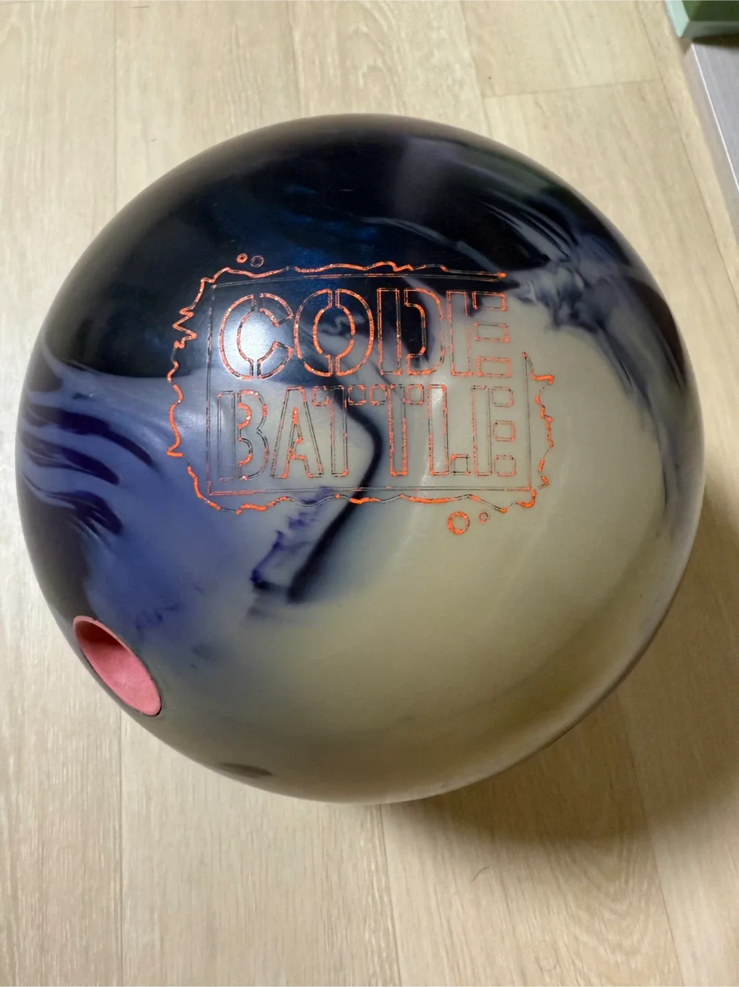 스톰 코드 배틀 볼링공과 C300 아웃룩 중고 볼링공 팝니다