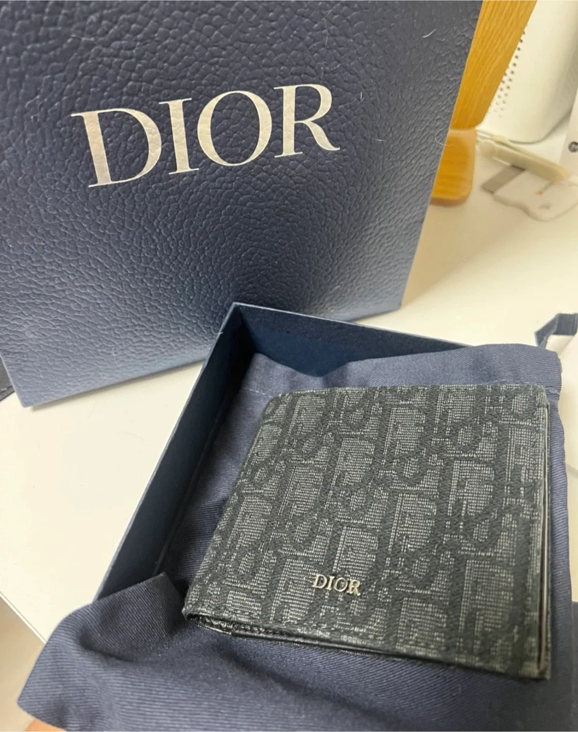 디올 오블리크 반지갑 새상품급 극미중고(급쳐해요)