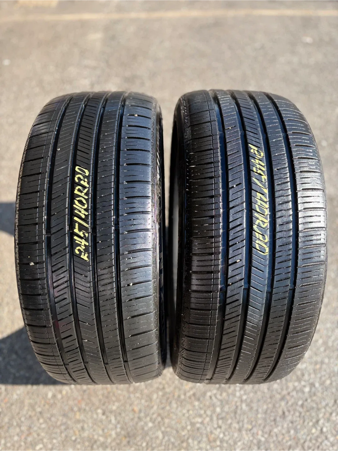 중고타이어 245 40 20 팝니다