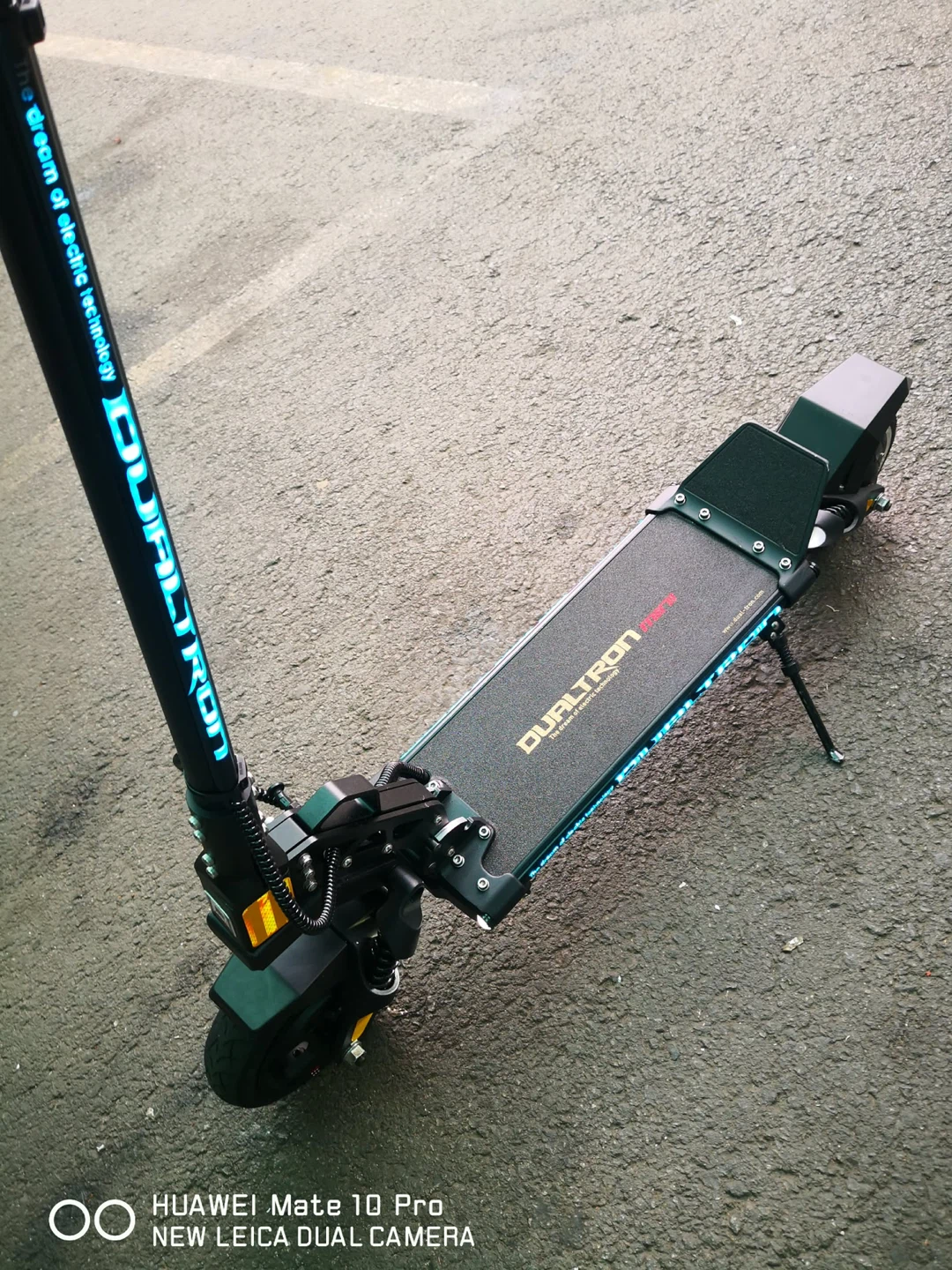 듀얼트론 전동 킥보드 블랙