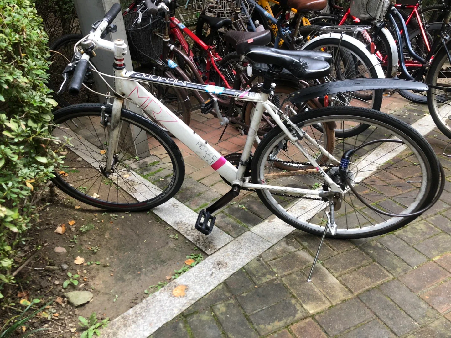 MIR 700*28c 흰색 자전거