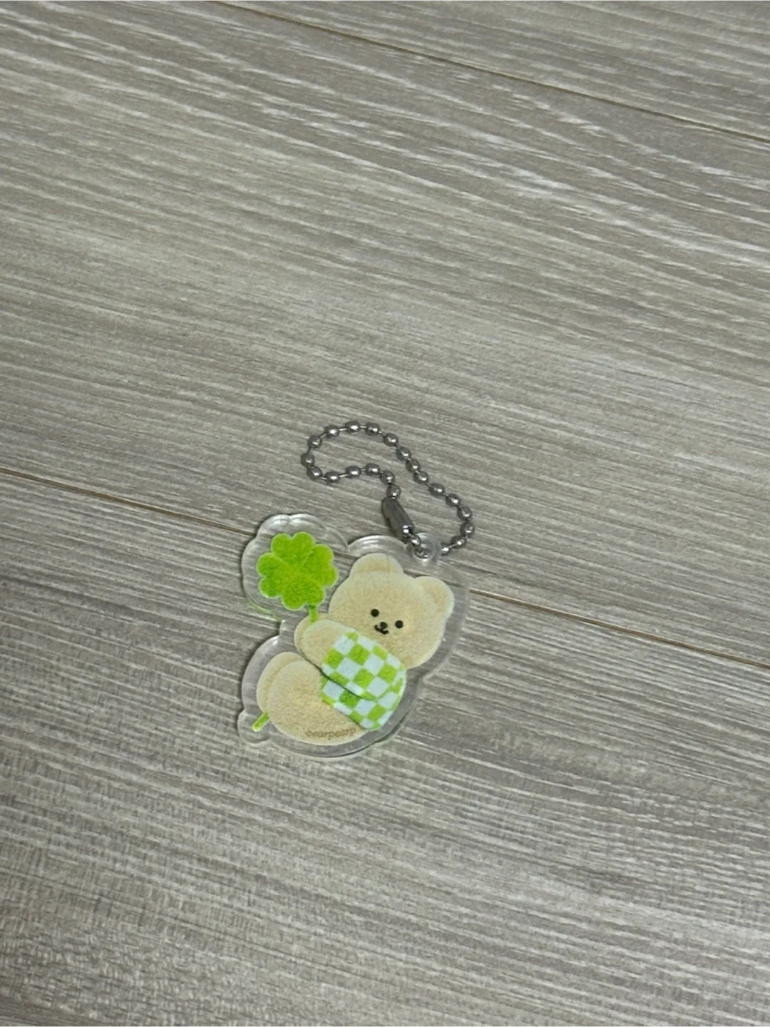 곰돌이 클로버 아크릴 키링